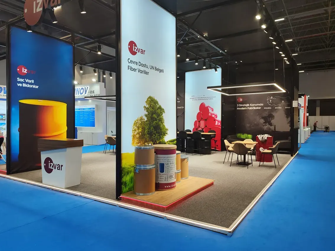 Maxima LightBox ışıklı sistemle hazırlanan İzvar fuar standı
